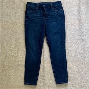 Bundled 2 pairs of AEO jeans size 10